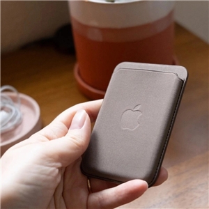 کیف پول مگ سیف دار اپل مدل FineWoven Wallet